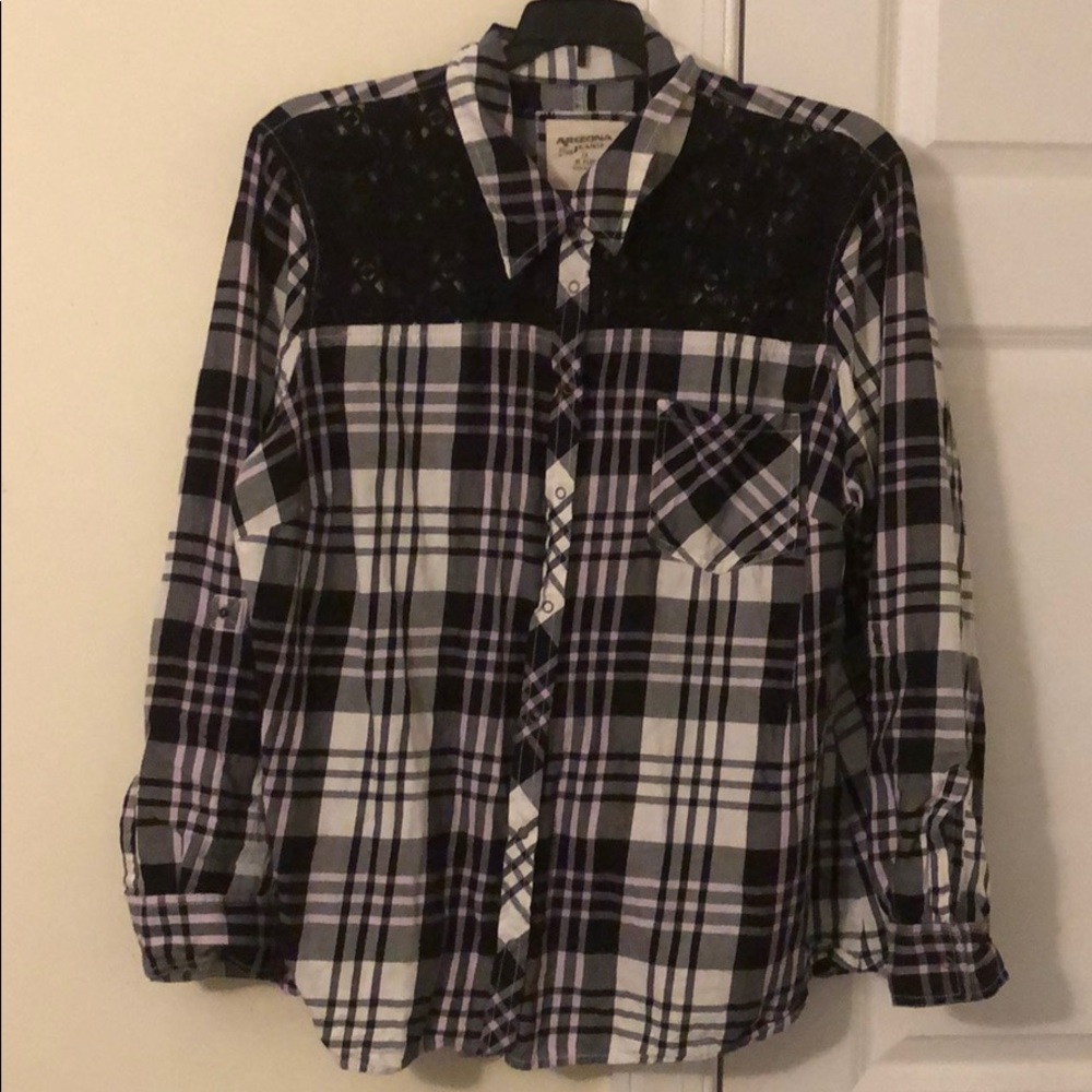 Lace flannel with black lace on the shoulders